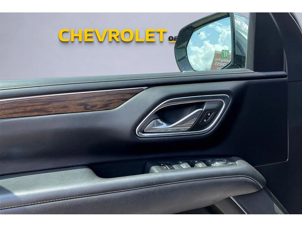 Used 2023 Silver Sage Metallic Chevrolet Premier image 17