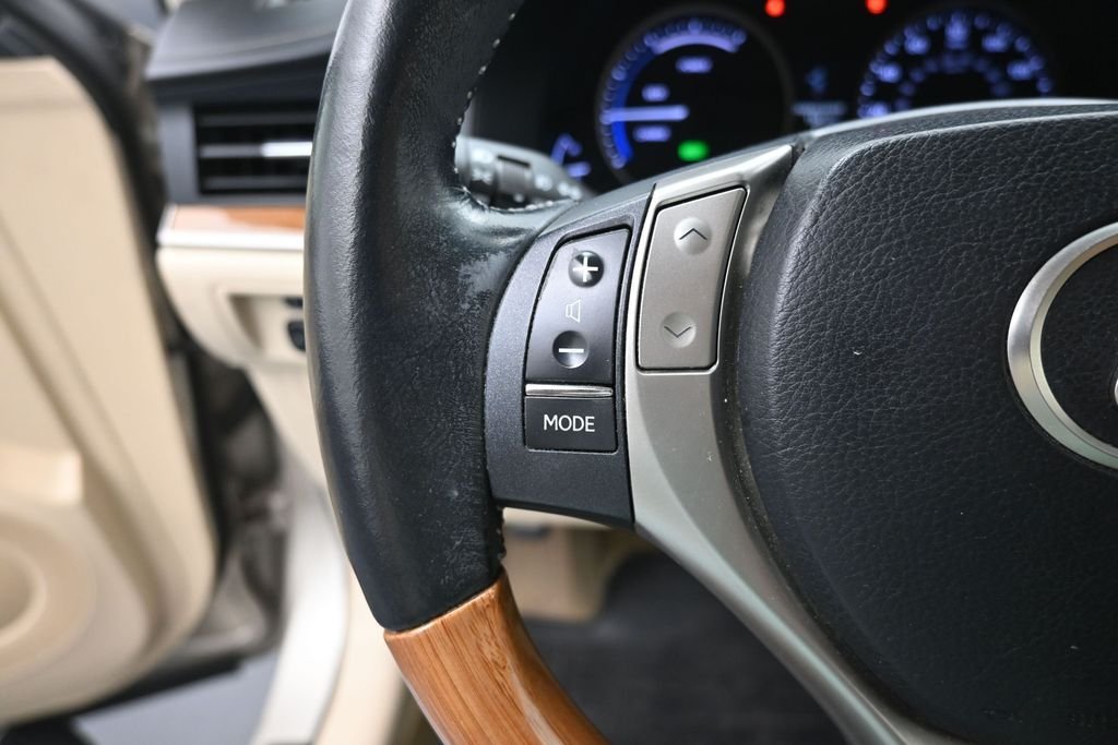 Used 2014 Beige Lexus 300h image 7
