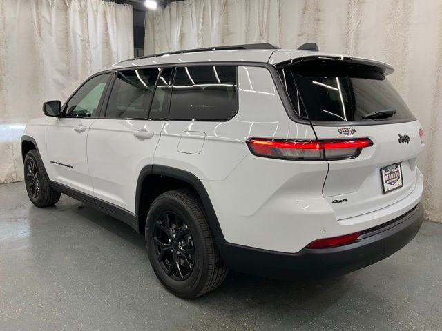 New 2026 Bright White Clear-Coat Exterior Paint Jeep Altitude image 5