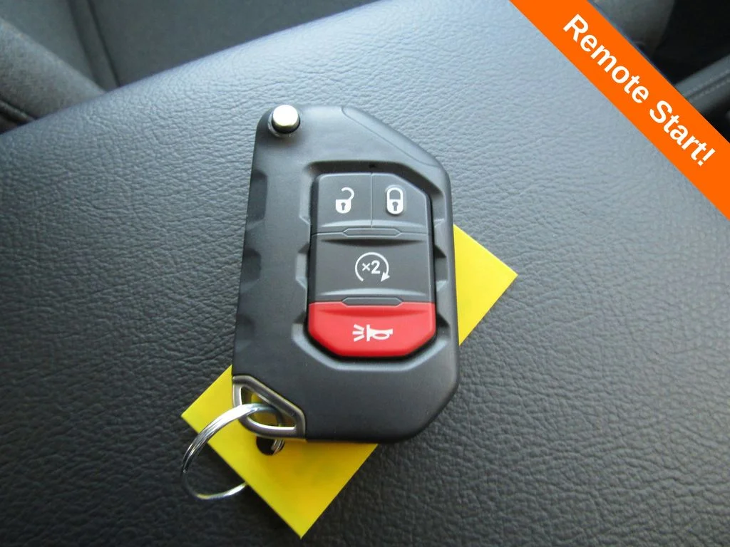 New 2026 Bright White Clearcoat Jeep Sport RHD image 17