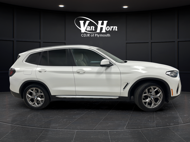 Used 2022 Alpine White BMW xDrive30i image 8