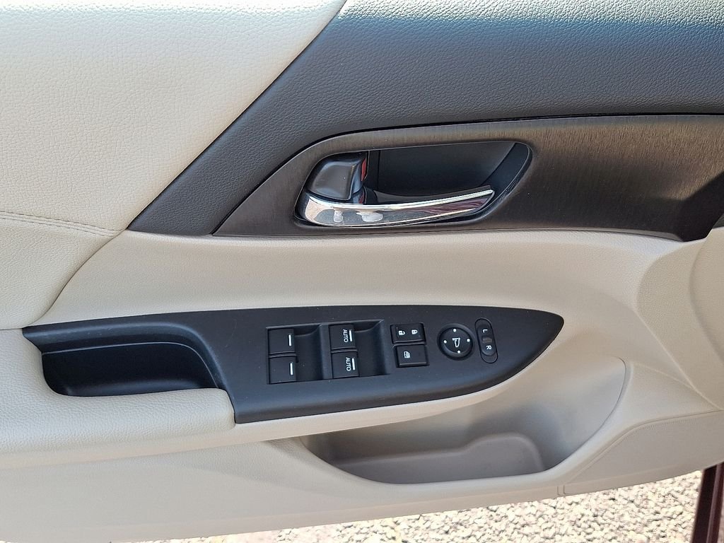 Used 2014 Red Honda EX image 13