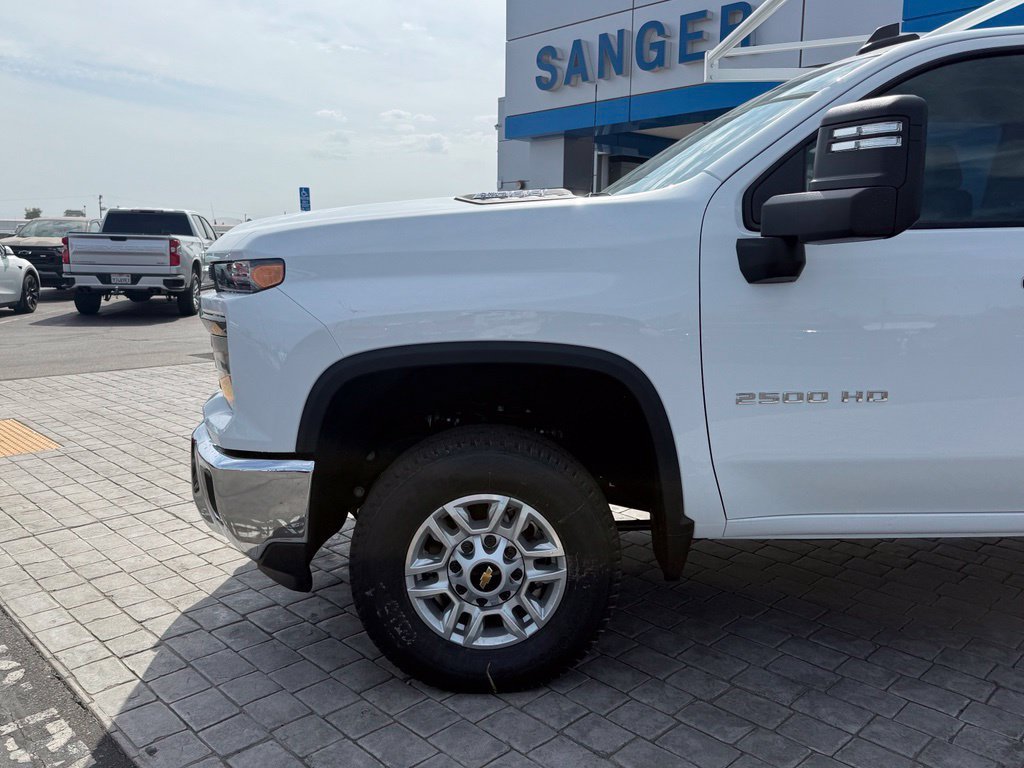2026 Chevrolet Silverado 2500 HD WT view 5