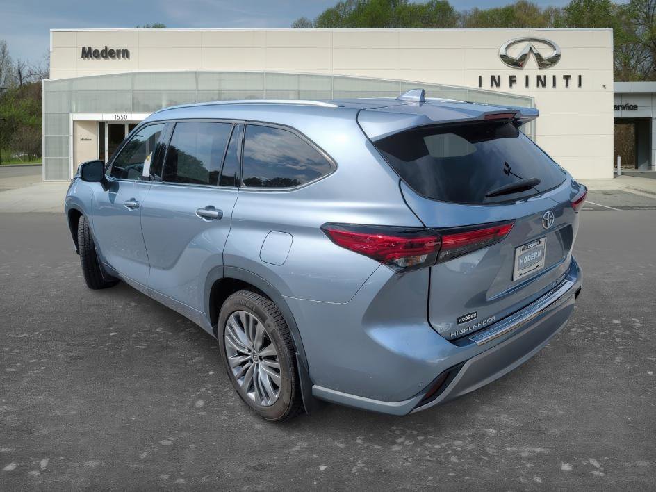 Used 2021 Moon Dust Toyota Platinum image 5