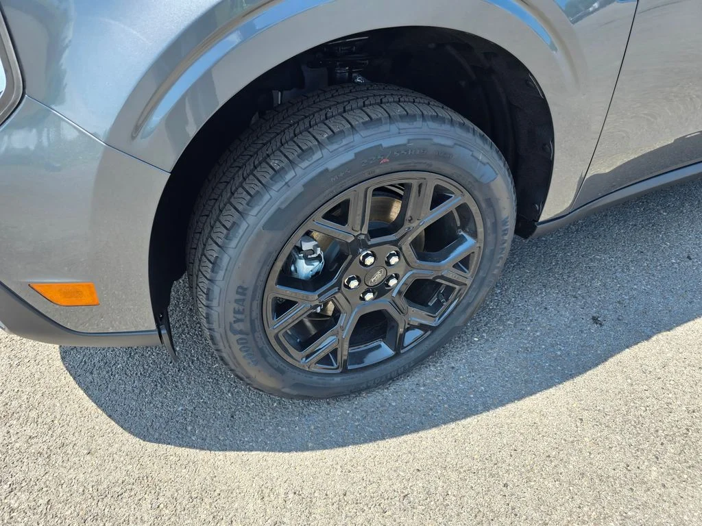 New 2026 Carbonized Gray Metallic Ford XLT image 9