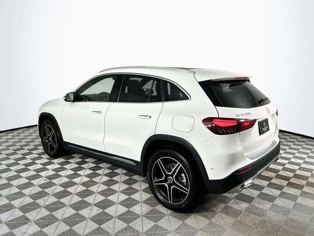 New 2026 Polar White Mercedes-Benz GLA 250 image 37