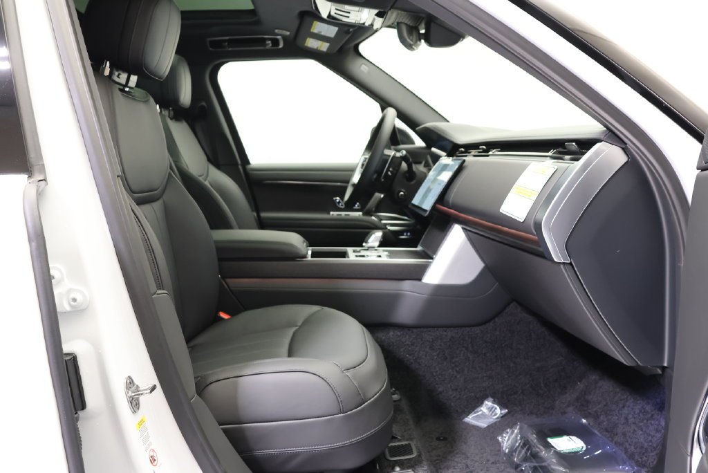 New 2027 Fuji White Land Rover SE image 39
