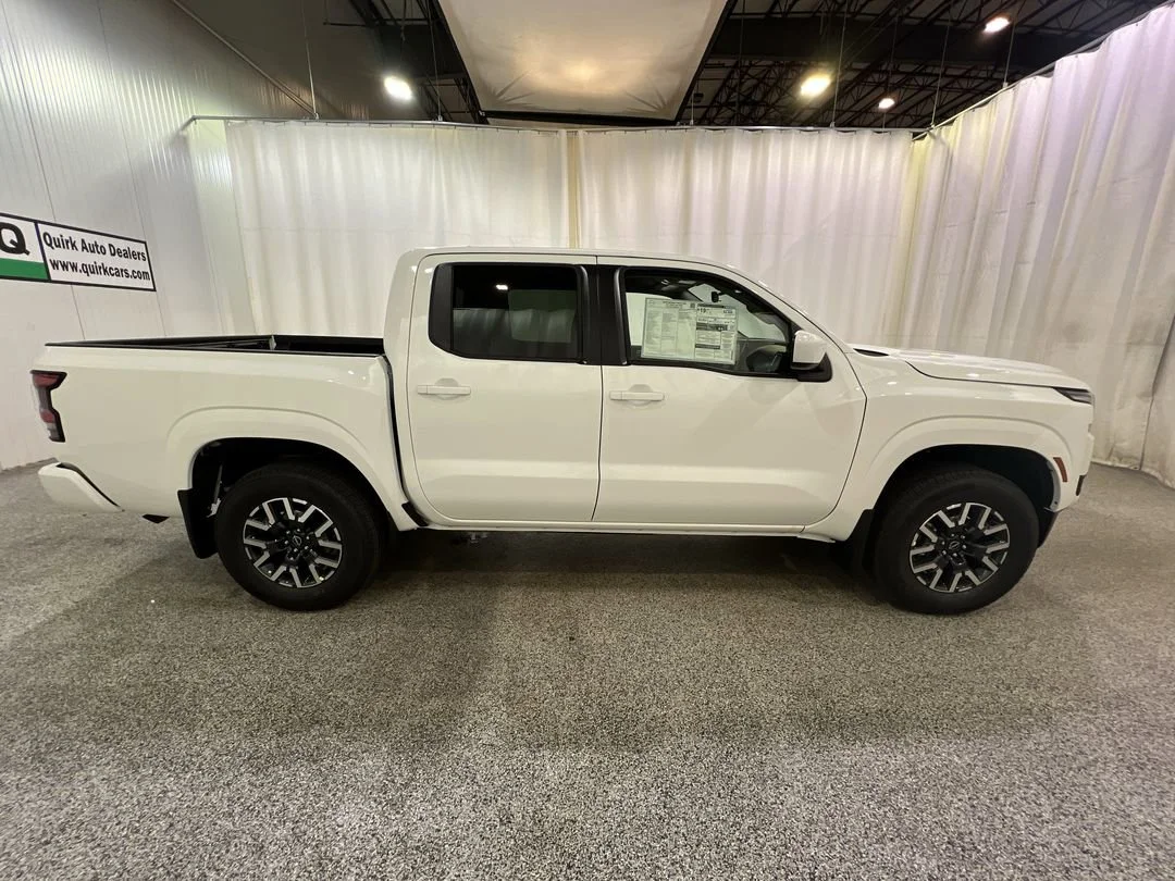 New 2026 Glacier White Nissan Crew Cab SV image 5