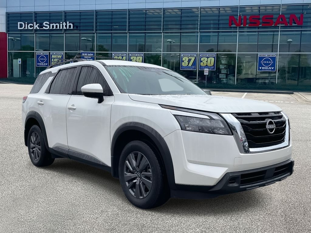 2024 Nissan Pathfinder SV