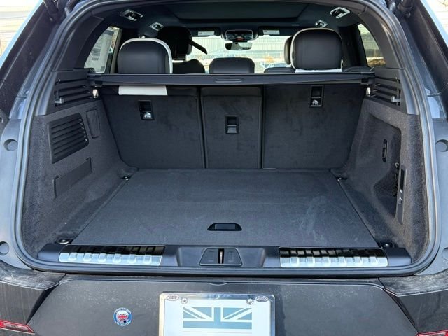 New 2026 Carpathian Grey Land Rover Dynamic SE image 39
