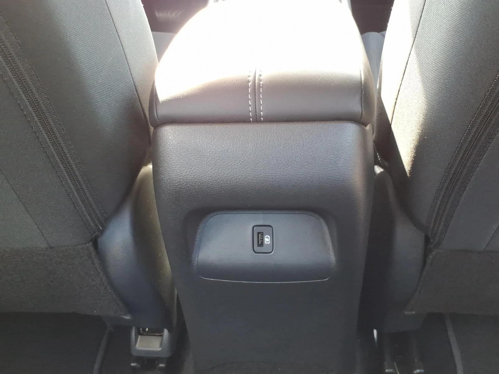Used 2025 Aspen White Tricoat Nissan SV image 21