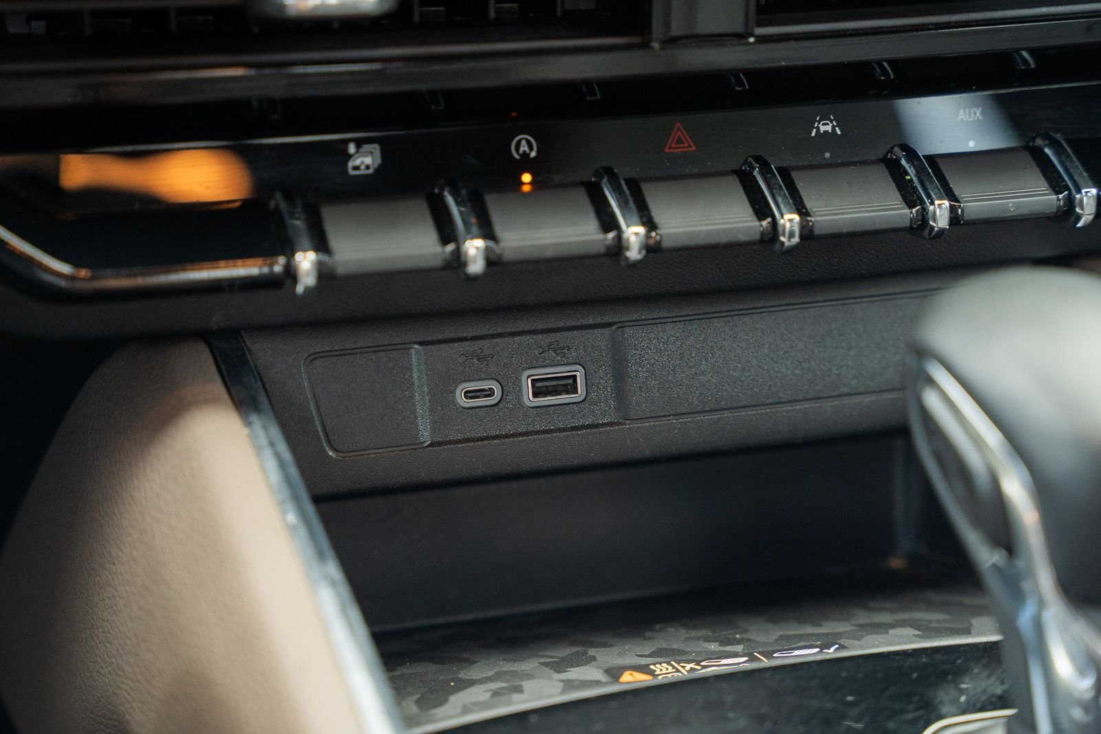 2023 GMC Canyon Denali - Photo 36