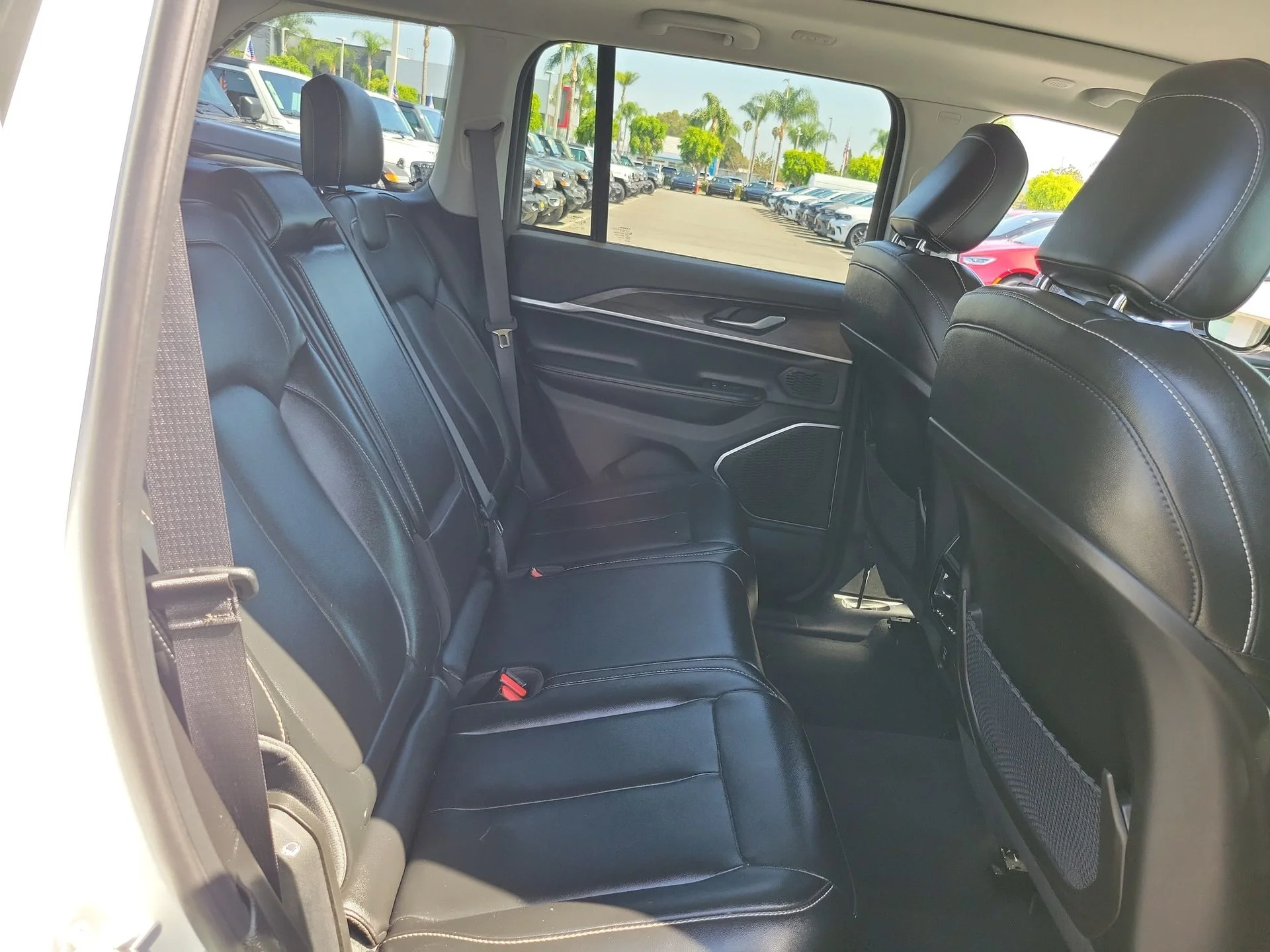 Used 2024 White Jeep 4xe image 21