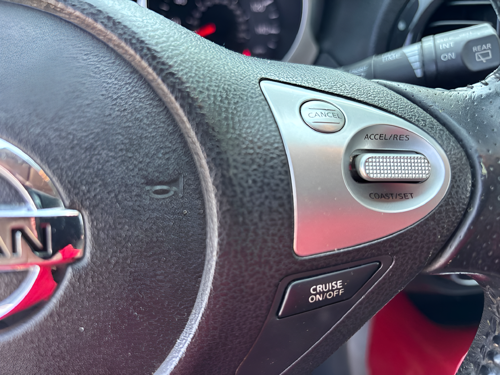 Used 2013 White Nissan SL image 11