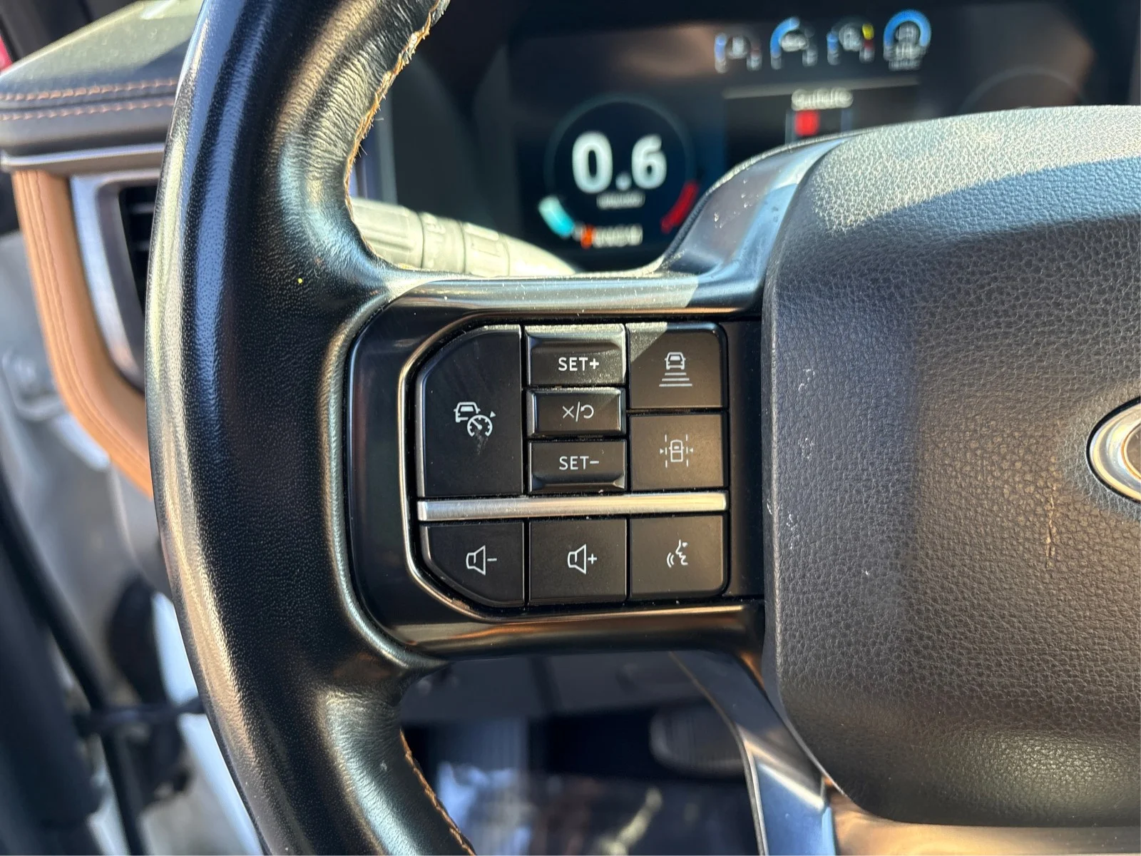 Used 2022 White Ford Platinum image 23