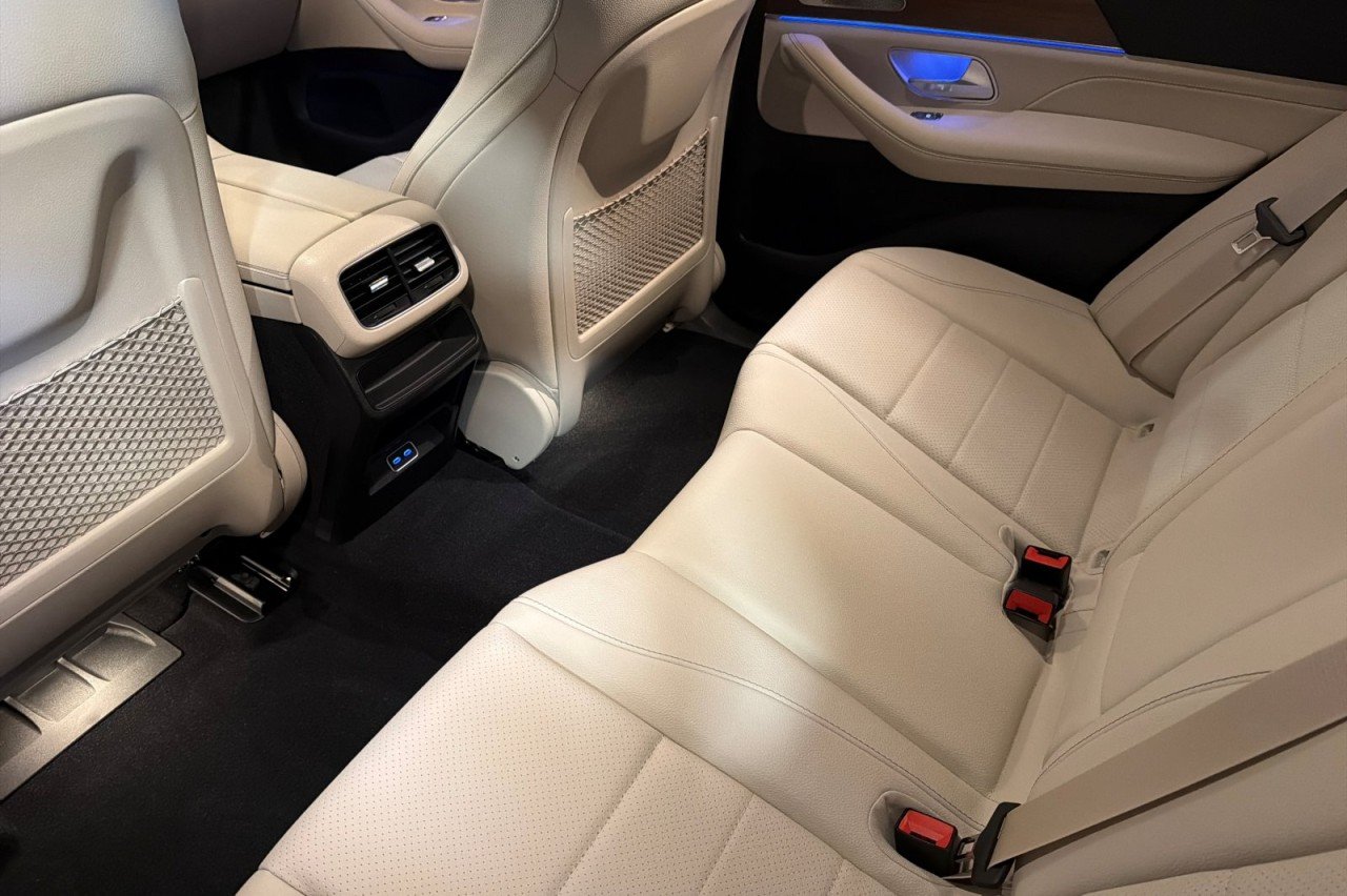 New 2026 Polar White Mercedes-Benz GLE 450 4MATIC® SUV image 11