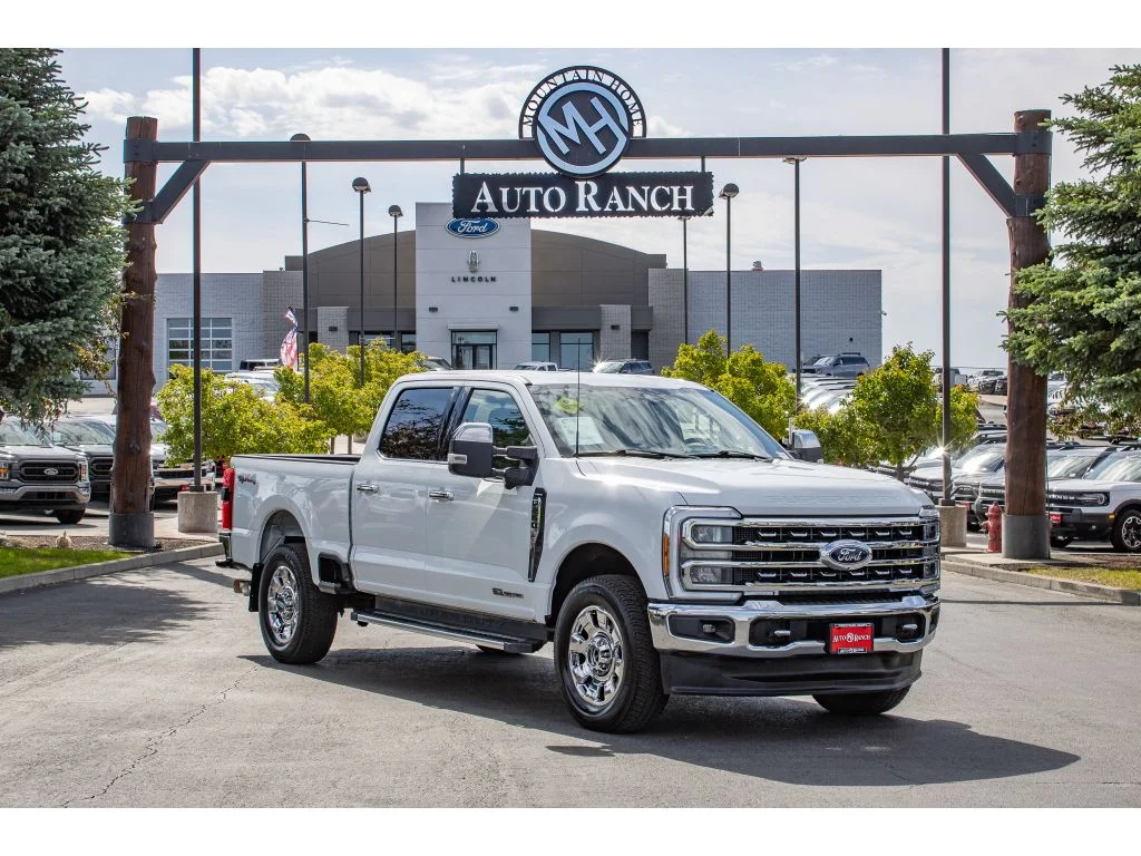 Used 2023 Oxford White Ford LARIAT image 1