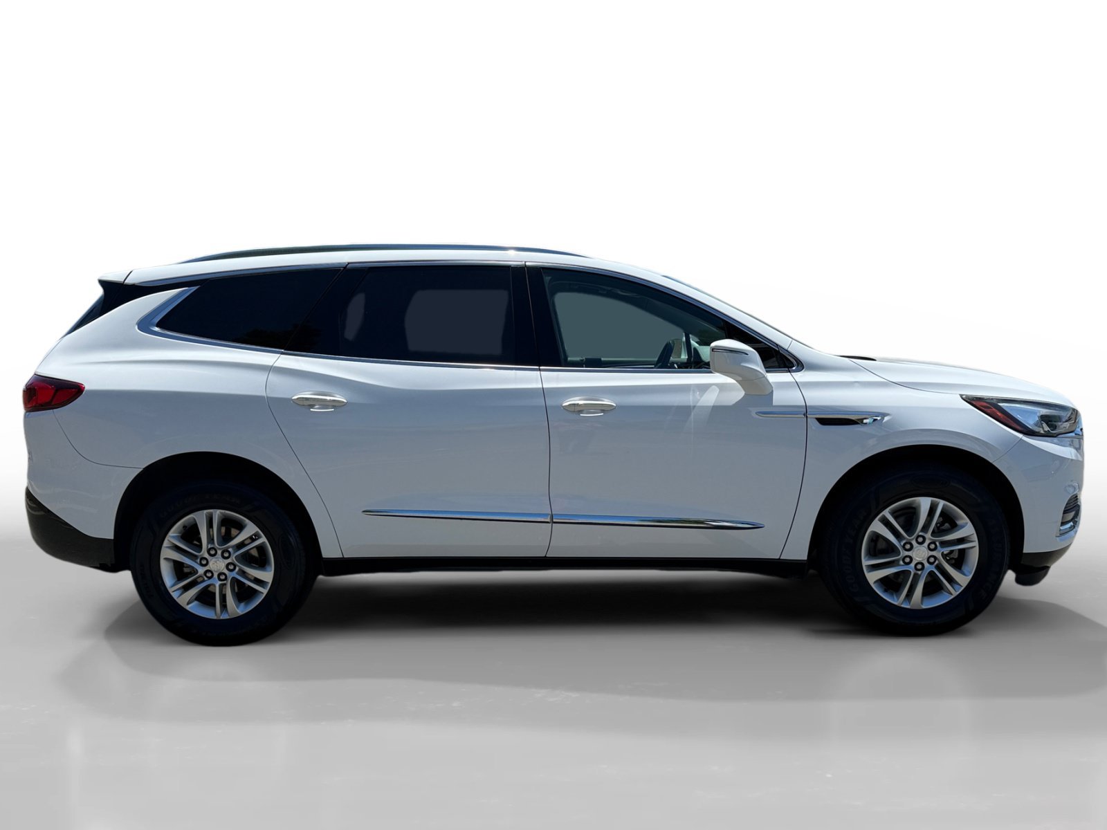 Used 2018 Summit White Buick Essence image 6