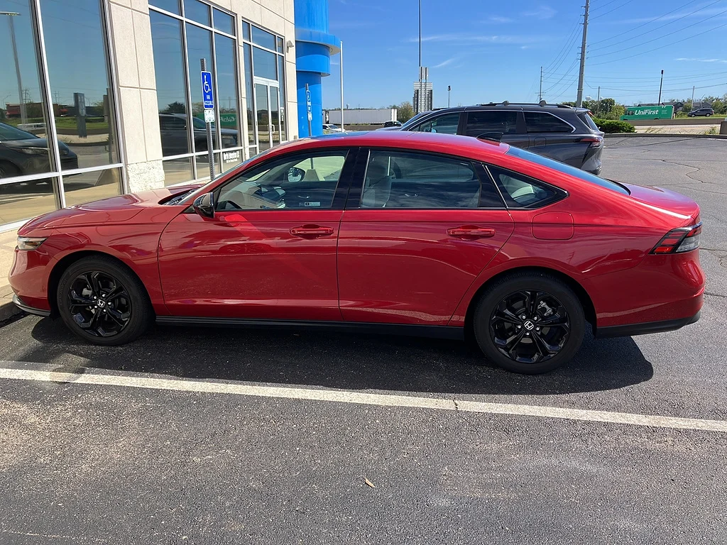 Certified Used 2025 Radiant Red Metallic Honda SE image 5