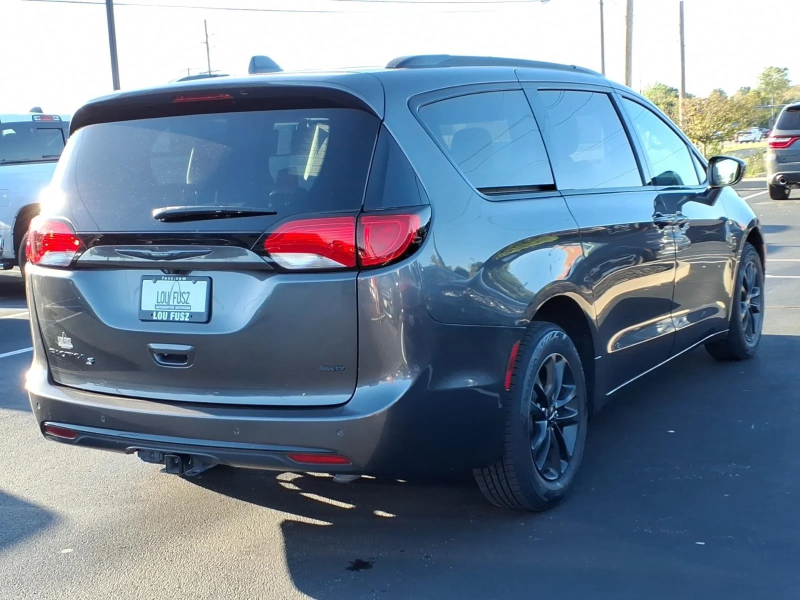 Used 2020 Granite Crystal Metallic Clearcoat Chrysler Launch Edition image 28