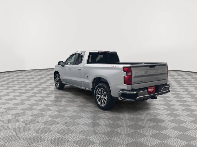 Used 2022 Silver Ice Metallic Chevrolet LT image 38