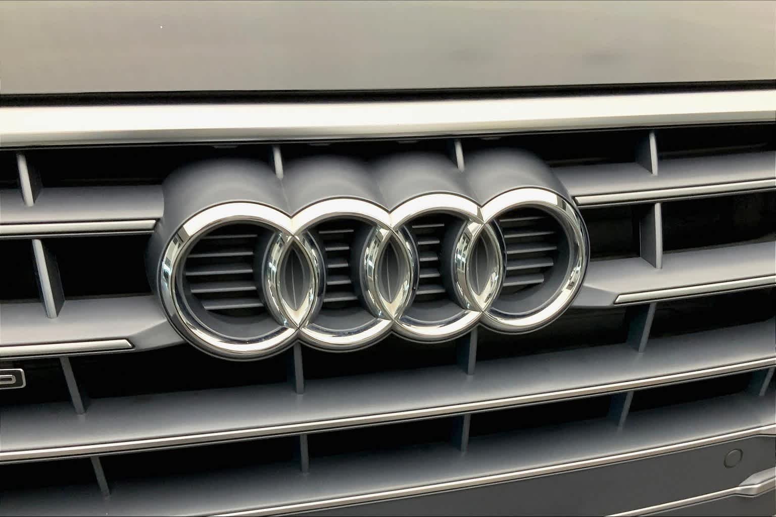 Used 2018 Brilliant Black Audi Tech Premium Plus image 31