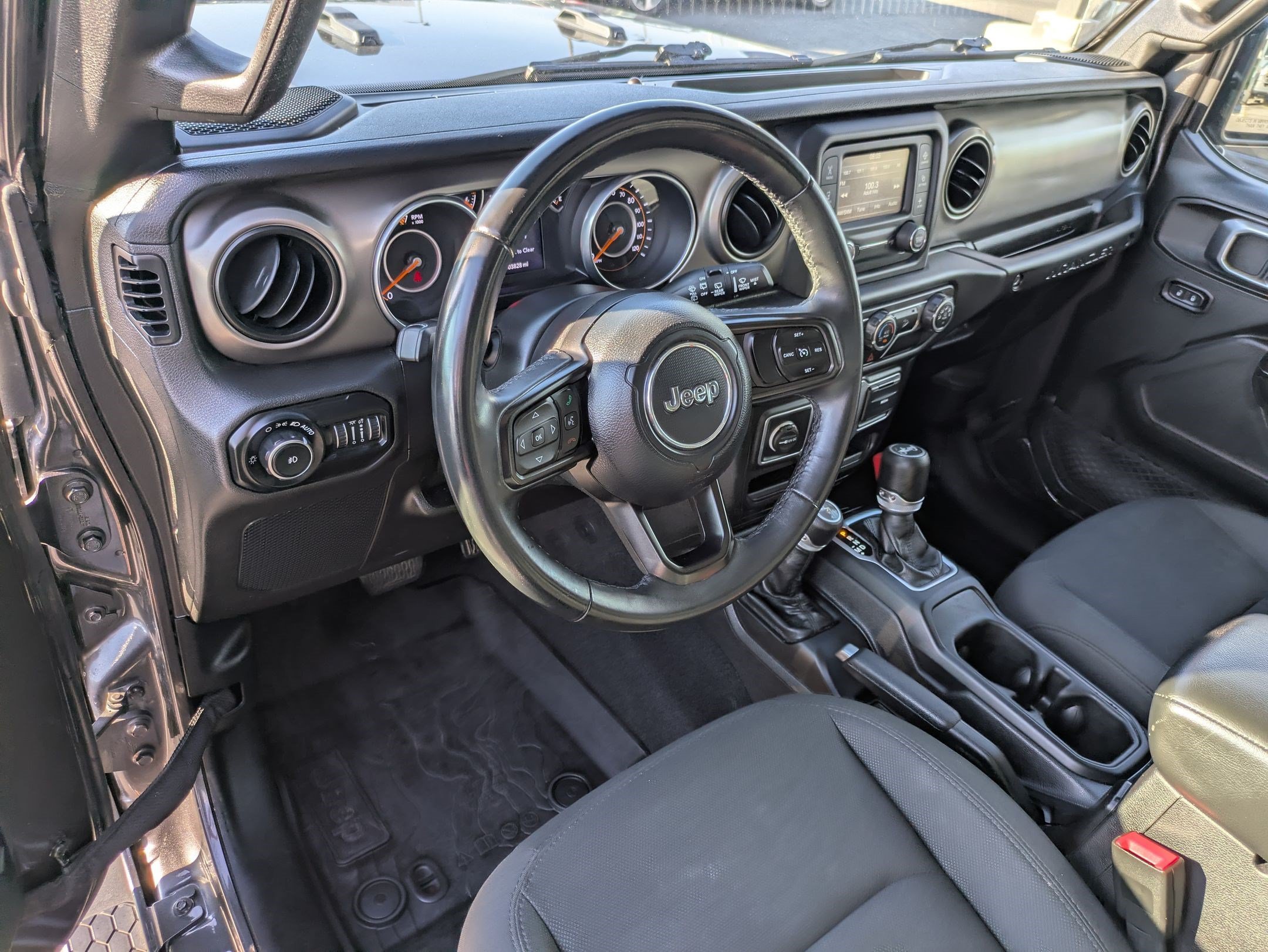 Used 2018 Granite Crystal Clearcoat Metallic Jeep Sport S image 14