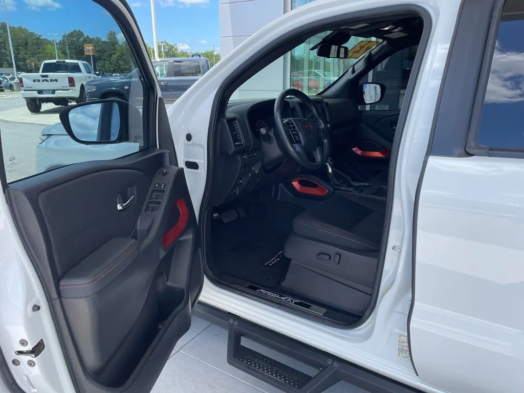 Used 2023 White Nissan PRO-4X image 12