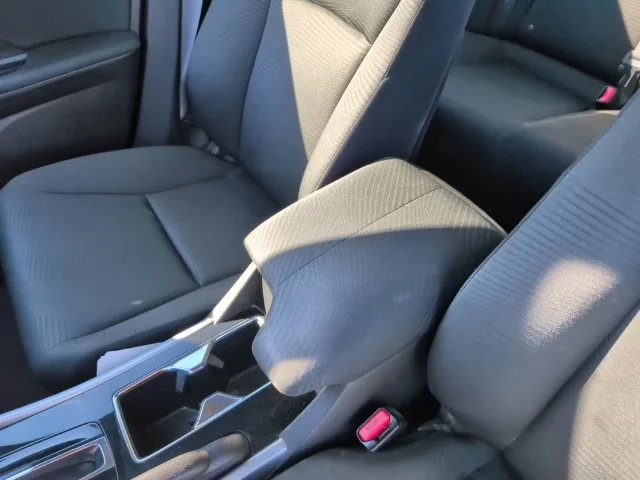 Used 2017  Honda LX image 21