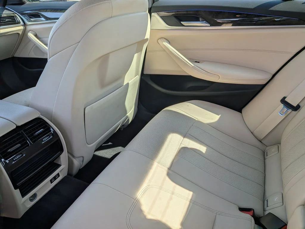 Used 2022 Blue BMW 530i xDrive image 32