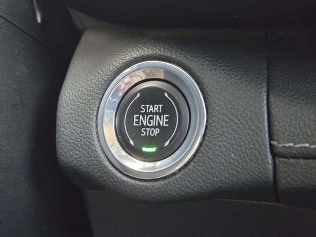 Used 2023 MOONSTONE GRAY METALLIC Buick Essence image 18