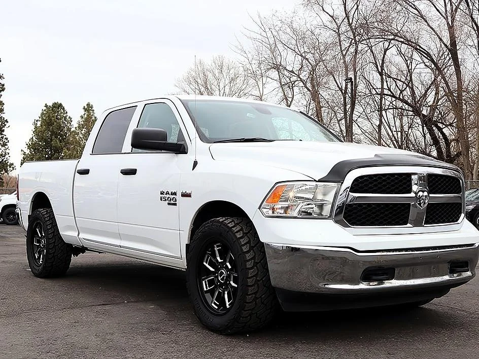 Used 2022 Bright White Ram SLT image 1