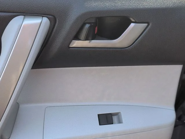 Used 2013 Gray Toyota SE image 27