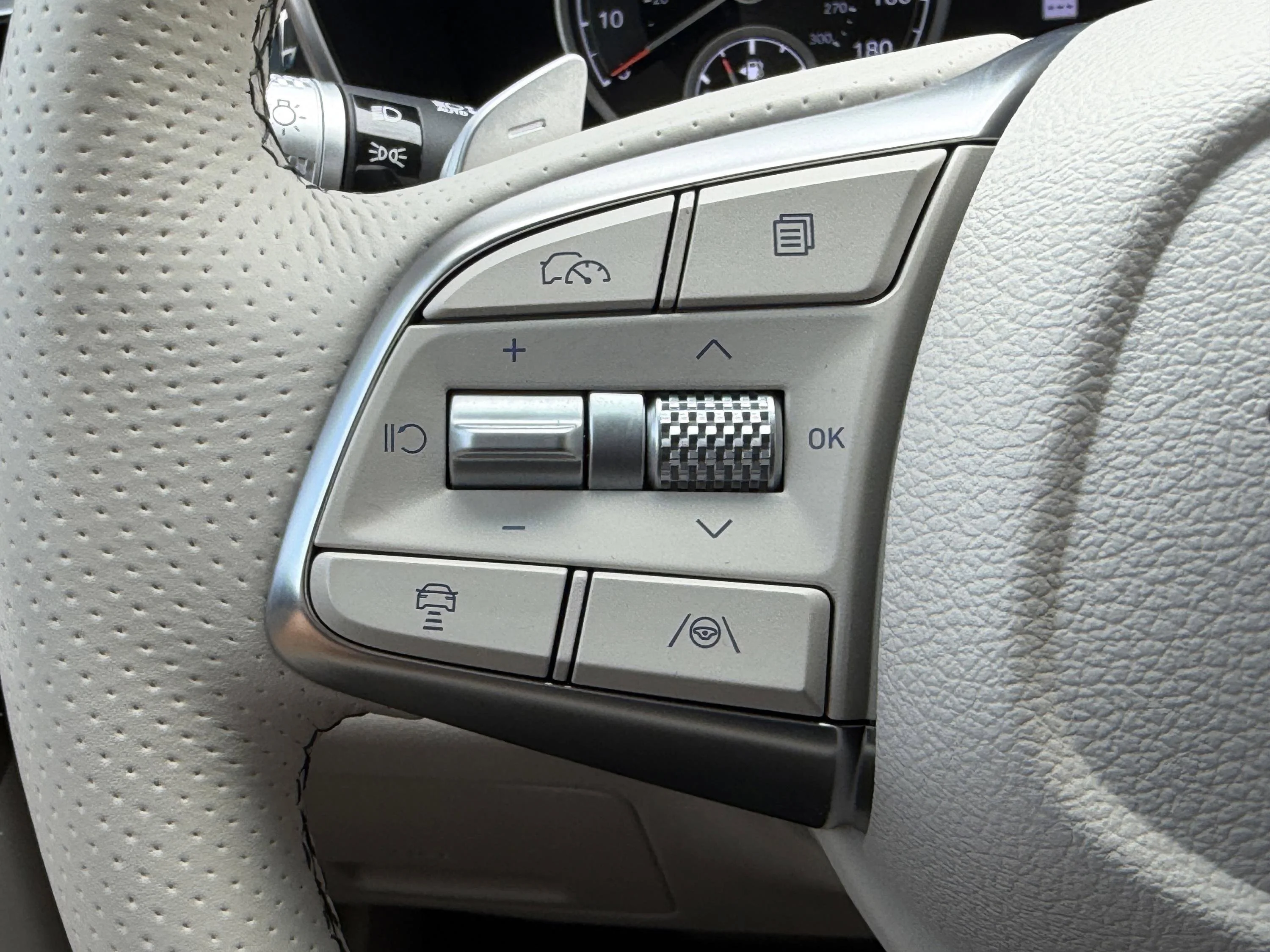 Used 2026 Savile Silver Genesis 2.5T Prestige image 33