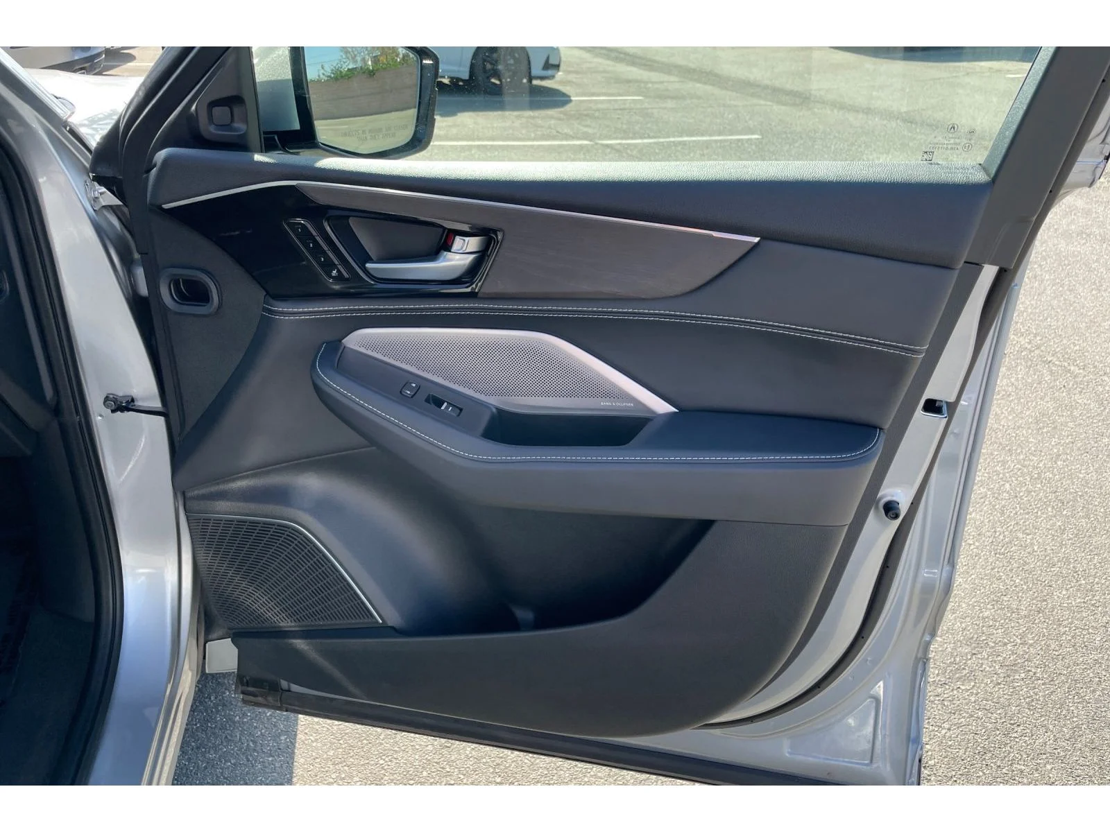 Used 2026 Solar Silver Metallic Acura w/Advance Package image 21