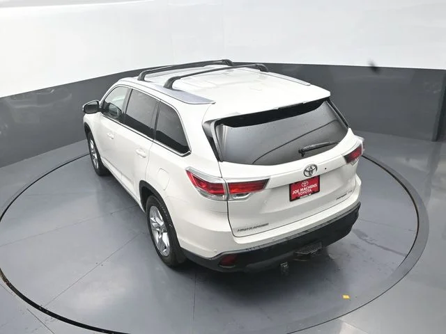 Used 2015 White Toyota Limited image 27