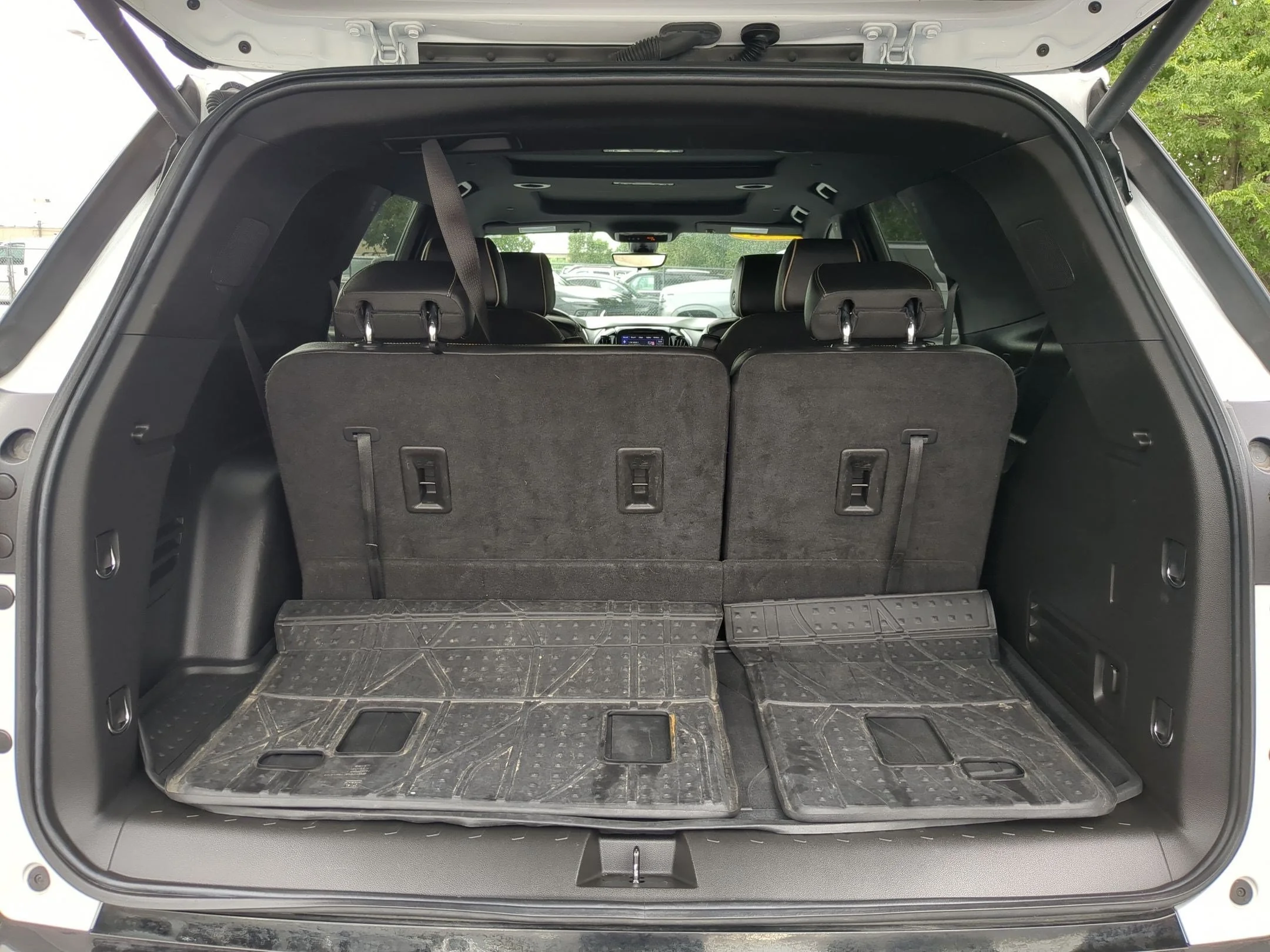 Used 2023 Summit White Chevrolet Premier image 33
