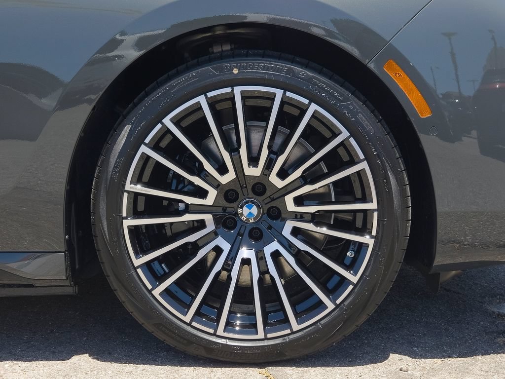New 2026 Dravit Grey Metallic BMW eDrive50 image 6