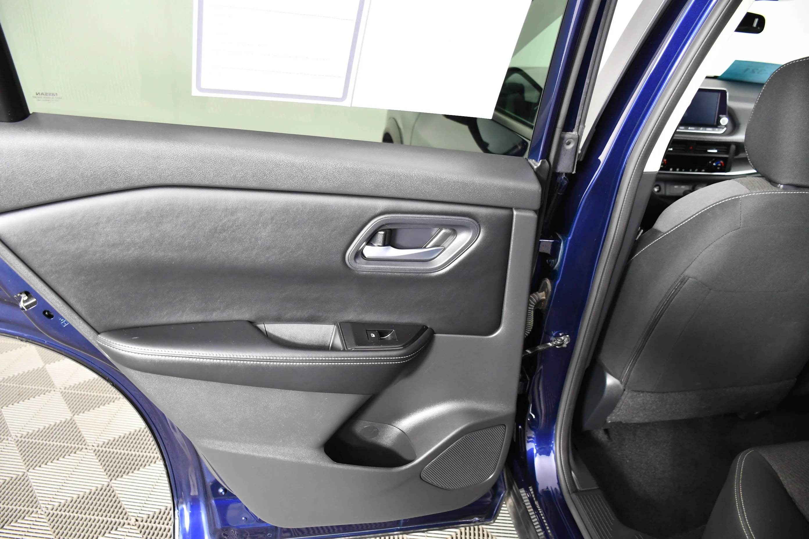 Used 2025 Deep Ocean Blue Pearl Nissan SV image 43
