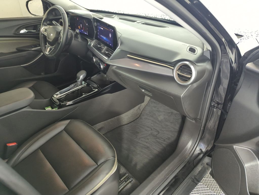 Used 2025 Black Chevrolet ACTIV image 34