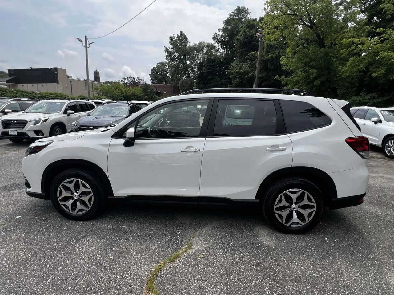 Used 2023 Crystal White Pearl Subaru Premium image 5