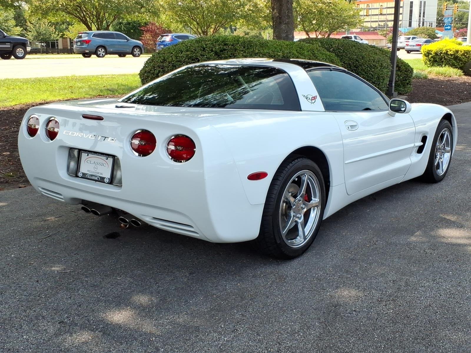 Used 1997 Arctic White Chevrolet  image 7