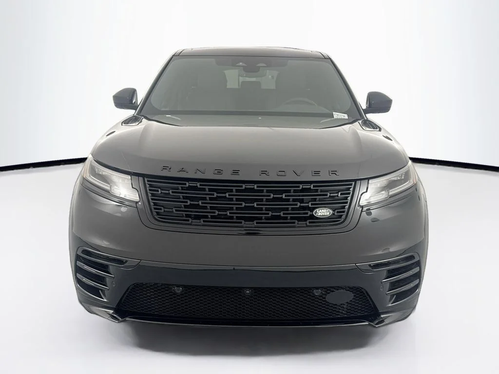 New 2026 Santorini Black Land Rover Dynamic SE image 2