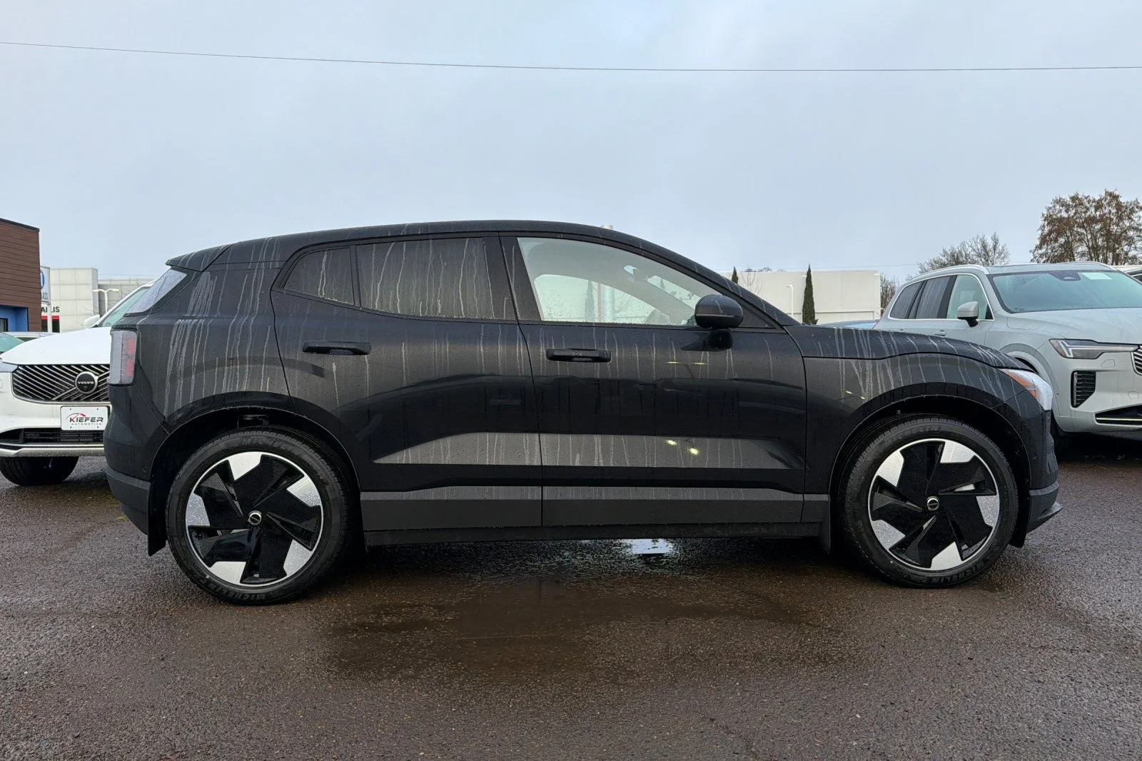 New 2026 ONYX BLACK Volvo Ultra image 3