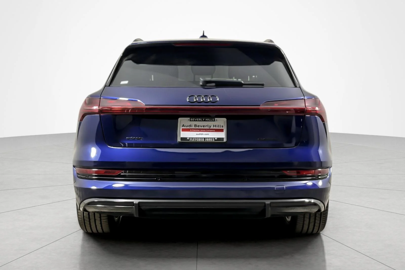 Used 2022 Navarra Blue Metallic Audi Chronos quattro image 4
