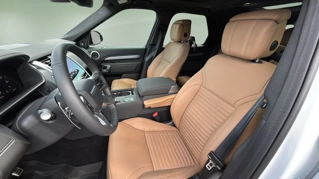 Used 2026  Land Rover Gemini Edition image 17