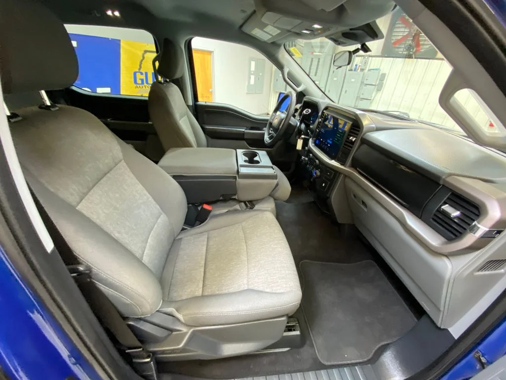 Used 2025 Blue Ford XLT image 26