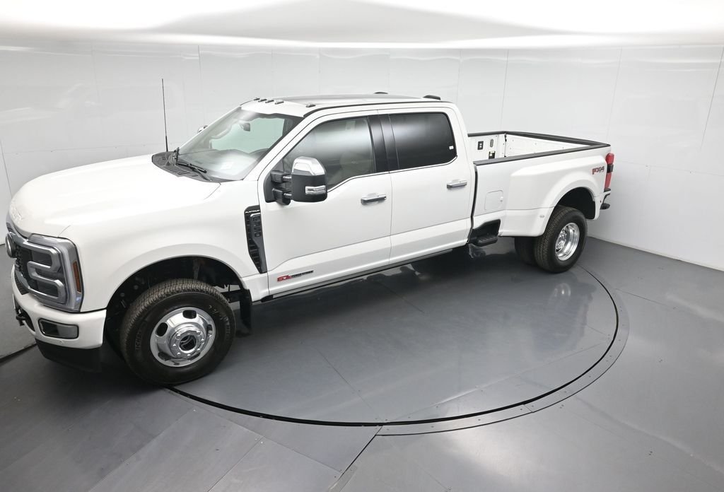 New 2026 Star White Metallic Tri-Coat Ford Platinum image 41