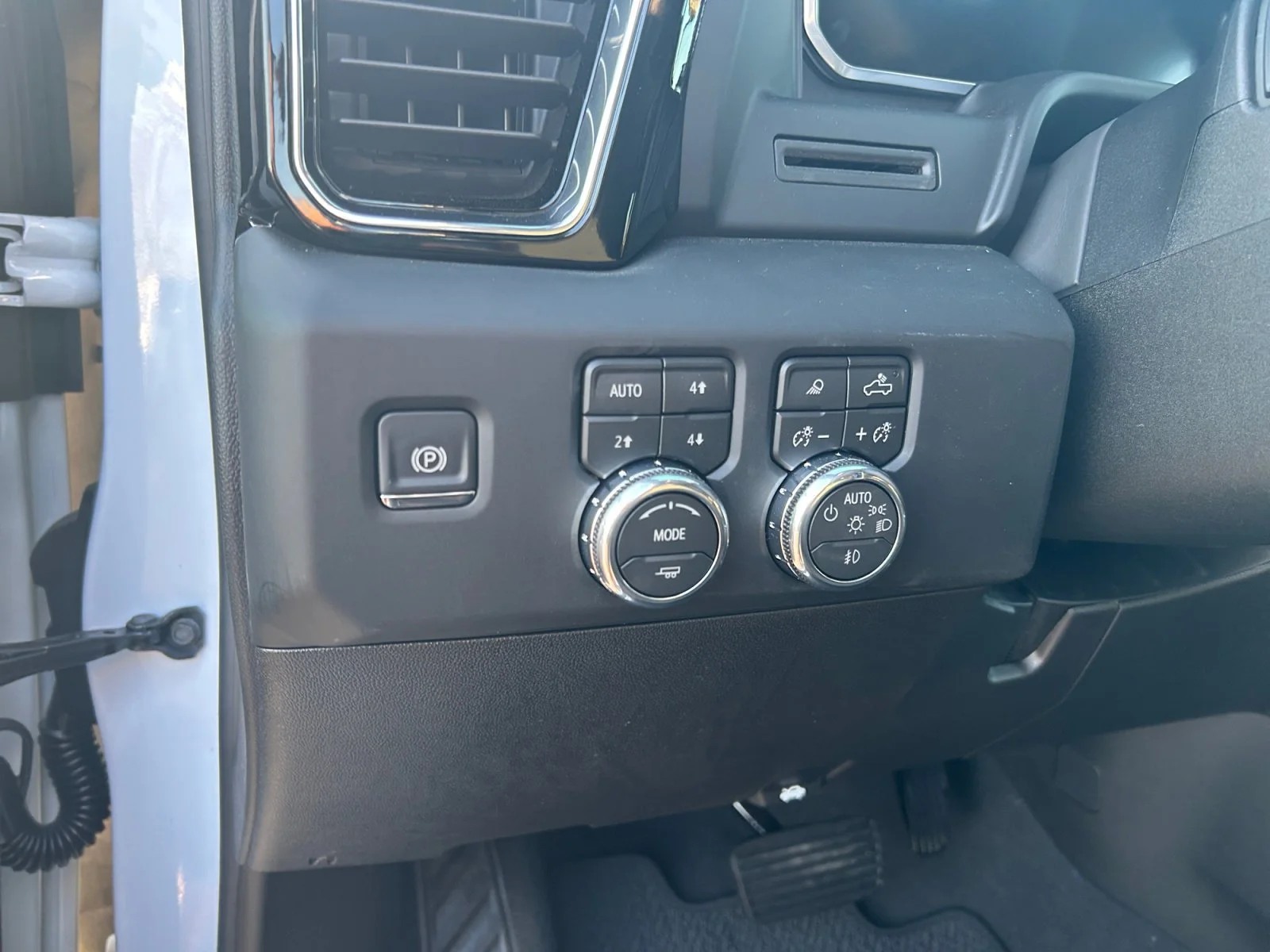 New 2026 Glacier White Tricoat GMC Denali image 15