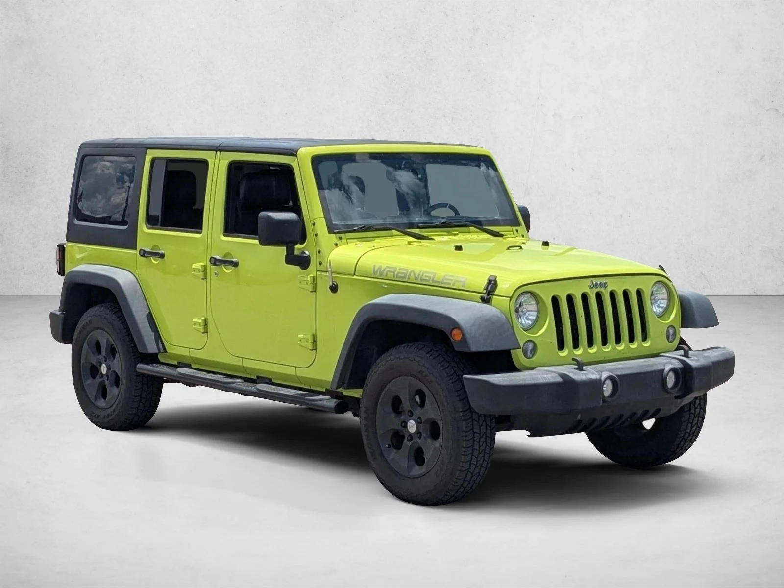 Used 2017 Hypergreen Clearcoat Jeep Sport image 3